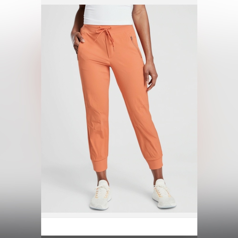 Athleta Trekki North Crop joggers